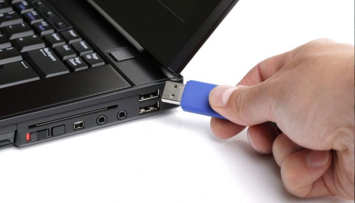 Администрациите трябва да приемат правила, които да забранят или силно да ограничат ползването на устройства за външна памет като флашки и външни харддискове на служебни компютри