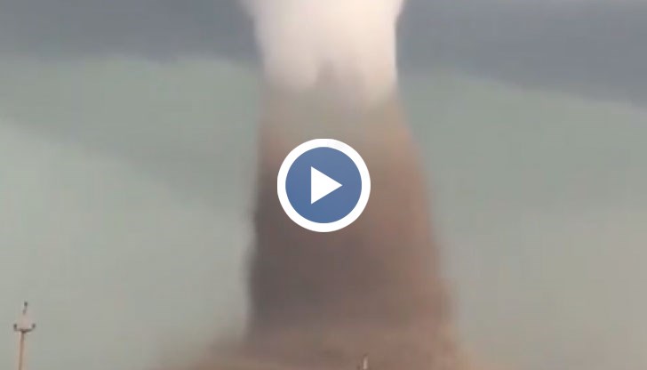 Само преди 2 дни в съседна Румъния имаше торнадо, което обърна цял автобус