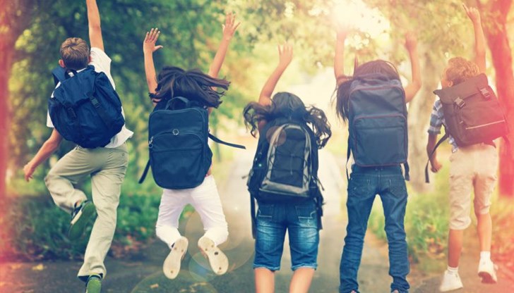 Учениците ще трябва да се явят обратно в класните стаи чак на 28-и май Учениците ще трябва да се явят обратно в класните стаи чак на 28-и май