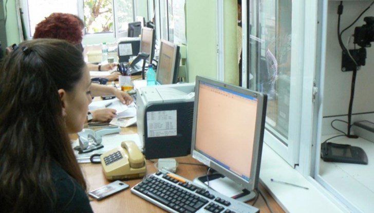 Служителите ще съдействат на българските граждани, които не притежават валидни документи за самоличност, да упражнят правото си на глас Служителите ще съдействат на българските граждани, които не притежават валидни документи за самоличност, да упражнят правото си на глас