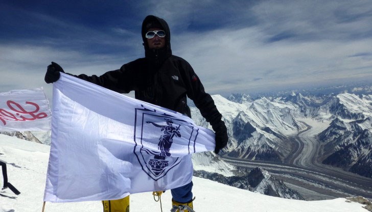 Вчера 34-годишният русенец стана третият българин, изкачил 8-хилядника връх Лхотце