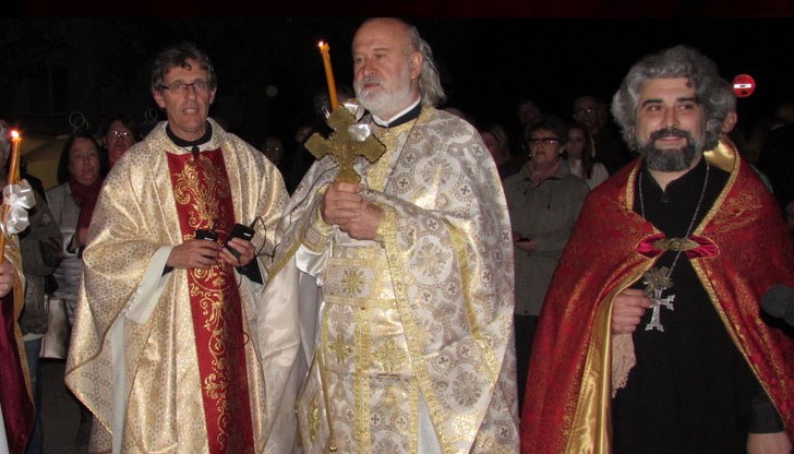Вече близо 20 години местните духовници от православната и римо-католическата църква служат заедно на вярата