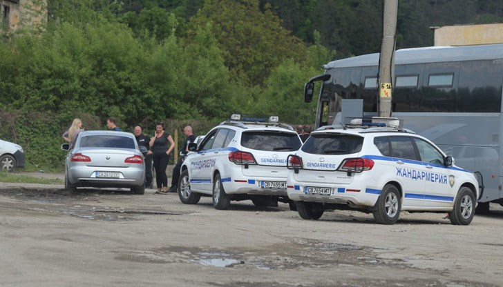 Вече 19 дни полицията издирва заподозрения за двойното убийство в града