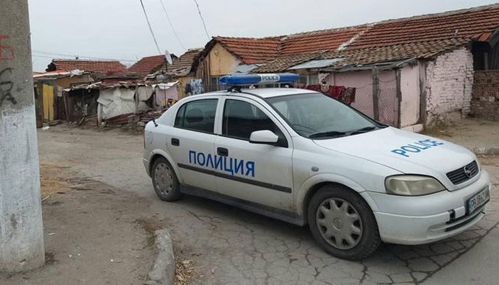 Ромите се придвижват с две коли с търговищка регистрация