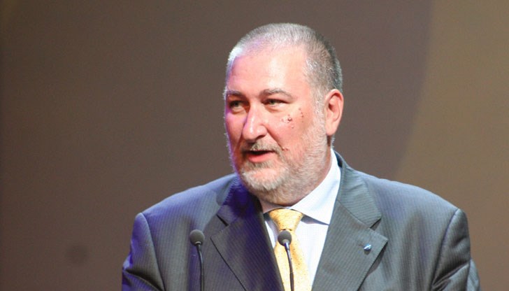 Уж всеки върши каквото трябва, а накрая нищо не се получава Уж всеки върши каквото трябва, а накрая нищо не се получава