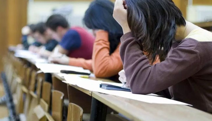 Около 800 ученици са подали заявления за явяване Около 800 ученици са подали заявления за явяване