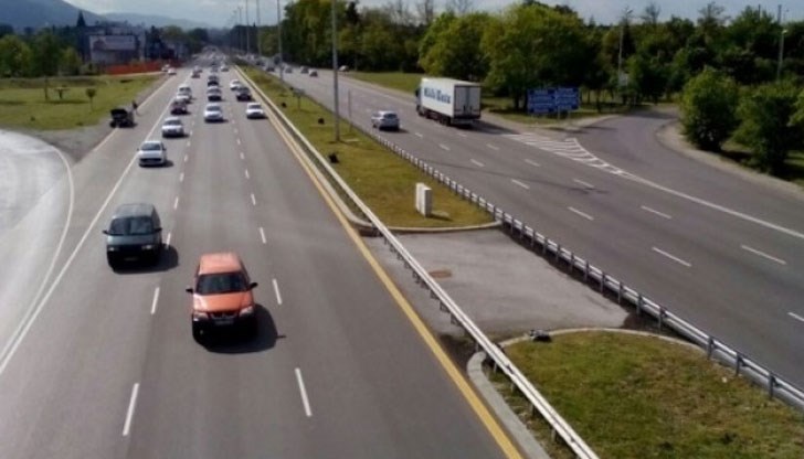 Ремонти по магистралите ограничават движението по тях