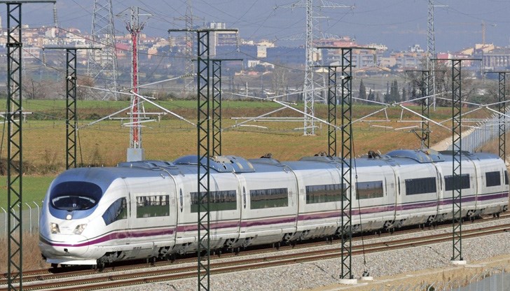 В едната посока ще се пътува за 3:55 часа В едната посока ще се пътува за 3:55 часа