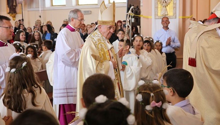 Ако сте се скарали с някого, простете му, обърна се светия отец към децата