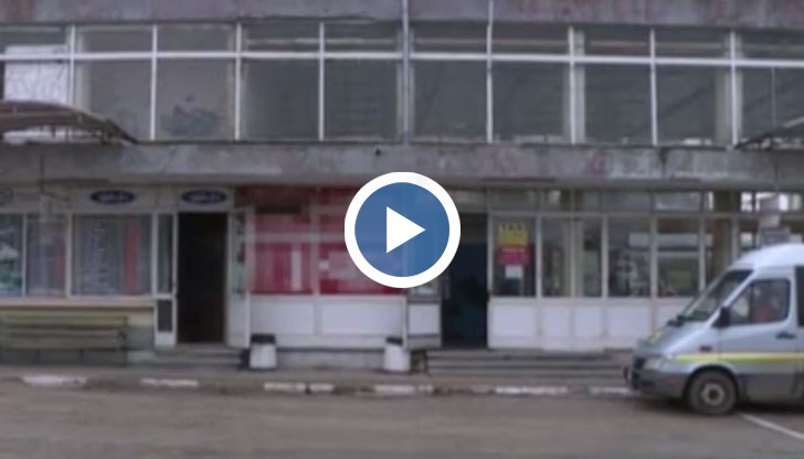 Според хората една от причините да останат без транспорт е лошото състояние на пътищата в региона