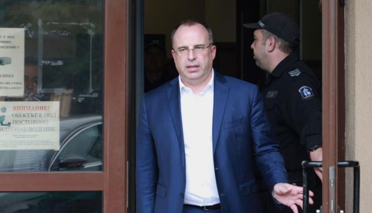 Веска Порожанова е придобила два апартамента от собствената си фирма за 240 000 лв., които е продала с печалба от 160 000 лв. Освен това се е сдобила с 14 декара ниви в Банкя само за 2180 лв.