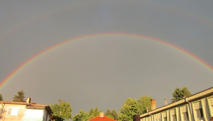 Минути след стихията Шумен бе озарен от красива двойна дъга