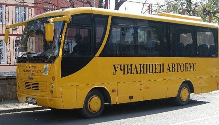 Подменят над 100 училищни автобуса