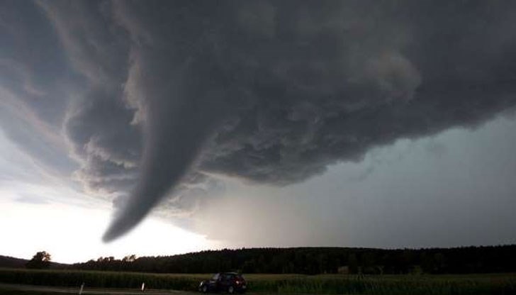 Над 20 случая на торнадо са регистрирани в щатите Оклахома и Мисури