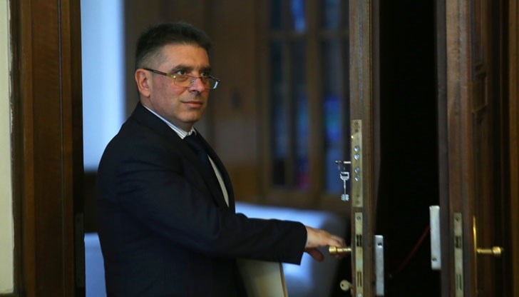 Правосъдният министър прехвърля топката на ВСС