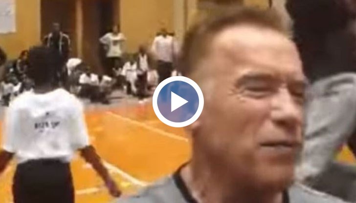 Холивудският актьор и бивш губернатор стана жертва на неприятен инцидент