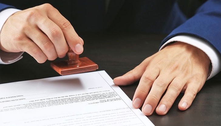 Най-потърпевши от наложените от трезорите рестрикции са тежко болните и живеещите в чужбина