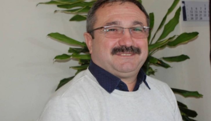 В момента Димитър Алатов е в Трето районно управление на МВР – Варна