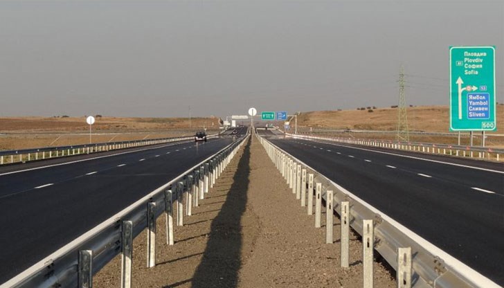 Днес и в неделя пътната полиция ограничава движението на тежкотоварните камиони по магистралите Днес и в неделя пътната полиция ограничава движението на тежкотоварните камиони по магистралите