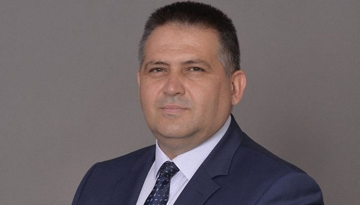 Жалбата срещу полицая е подадена от областния лидер на ГЕРБ в града д-р Валентин Василев