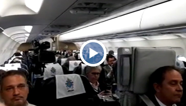 Само 70 журналисти от целия свят имат право да се качат на самолета