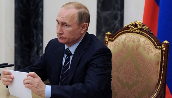 Право за улеснено получаване на руско гражданство получават украинци, родени и постоянно пребиваващи на територията на Крим и напуснали полуострова до 18 март 2014 година, както и техните семейства Право за улеснено получаване на руско гражданство получават украинци, родени и постоянно пребиваващи на територията на Крим и напуснали полуострова до 18 март 2014 година, както и техните семейства