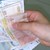 Галъп: Повече от половината българи са доволни от заплатата си