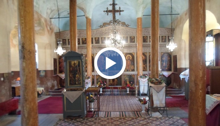 Храмът е дело на майстор Колю Фичето