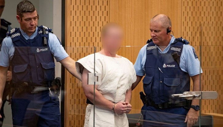 Брентън Тарант е обвинен в тероризъм и убийството на 51 души Брентън Тарант е обвинен в тероризъм и убийството на 51 души