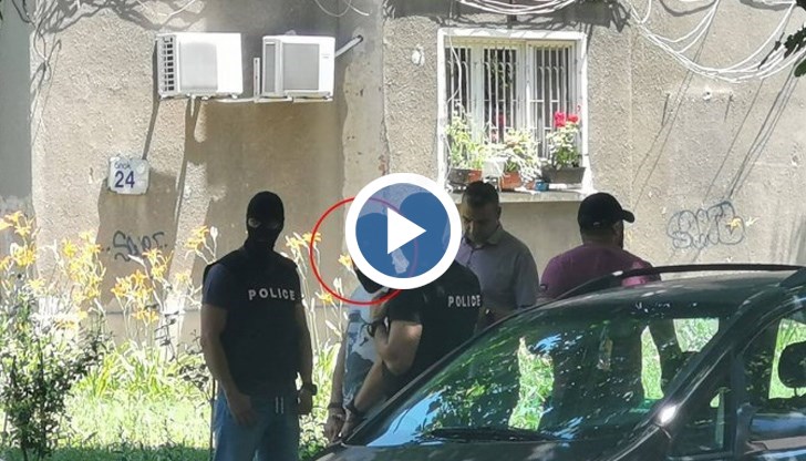 23-годишният полицай е следен от три месеца