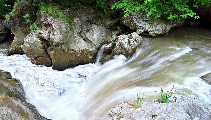 Залети са 10 сгради в село Мрамор