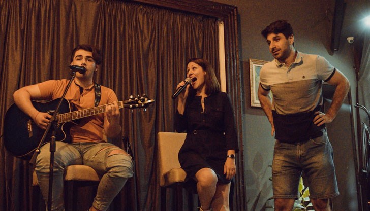 Представяме ви лятното парче „Гладен съм“, снимано в Русе