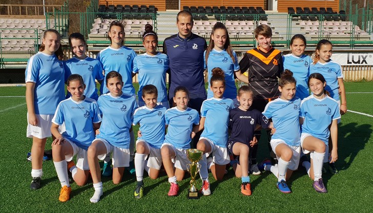 Момичетата от школата на ПФК „Дунав“ се класираха на републиканските финали до 17 години в Казанлък