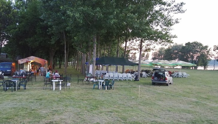 Официалното откриване е от 20:00 часа тази вечер