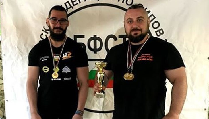 22-годишният Владимир Петров вдигна 160 килограма