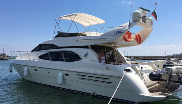 Летателният апарат снимал баровци на яхта, полицията отказала да се намеси Летателният апарат снимал баровци на яхта, полицията отказала да се намеси