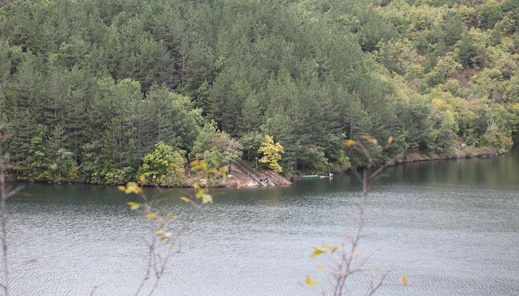 Към язовира пътува екип на пожарната Към язовира пътува екип на пожарната