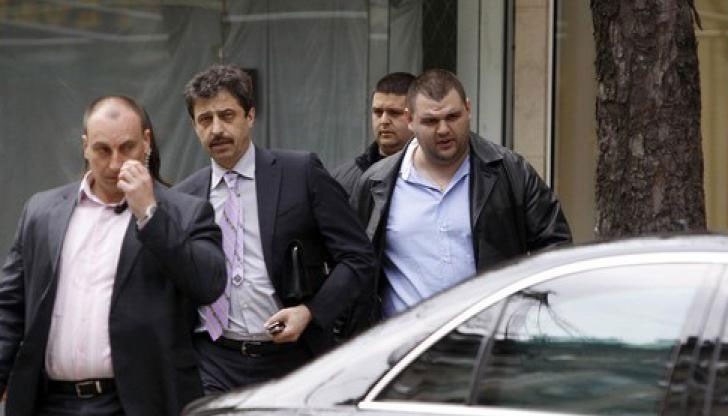 Нашествие от 21 адвокати учуди американските юристи в палатата, които са видели доста знакови процеси през годините Нашествие от 21 адвокати учуди американските юристи в палатата, които са видели доста знакови процеси през годините