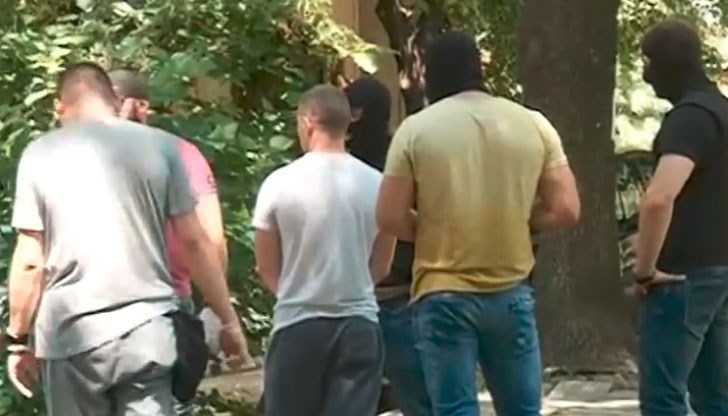 Откриха наркотици скрити в абсорбатор в дома му Откриха наркотици скрити в абсорбатор в дома му