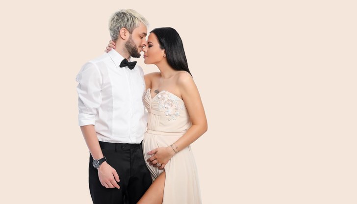 Рапърът Криско позира с бременната си приятелка Рапърът Криско позира с бременната си приятелка