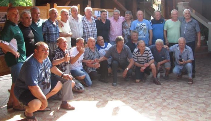 В Ценово се събраха много футболни ветерани, съдии, спортисти и фенове на отбора