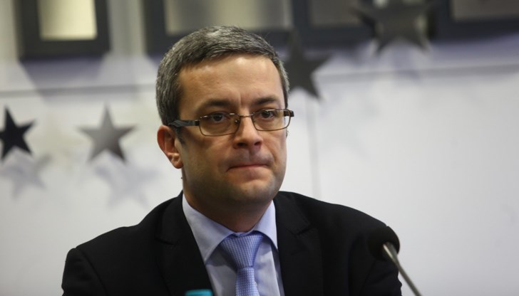 В политиката данъците, тяхното намаляване, служат за стимул на бизнеса, ако сте бизнес ориентирани и искате той да бъде подпомогнат, излезте и кажете