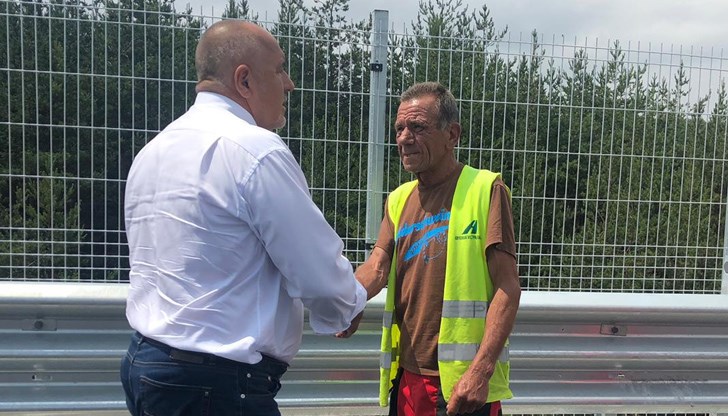 „На практика се правят нови мостове“, заяви премиерът