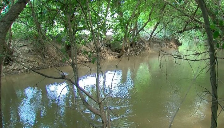 Частично са наводнени земеделски площи при селата Червен, Кошов и Красен