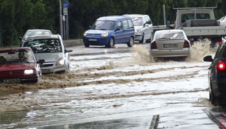 Силният вятър нанесе щети