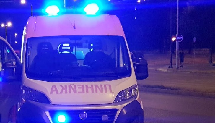 Водач на лек автомобил, който се движил към Русе, е блъснал движещ се пред него по пътното платно Водач на лек автомобил, който се движил към Русе, е блъснал движещ се пред него по пътното платно