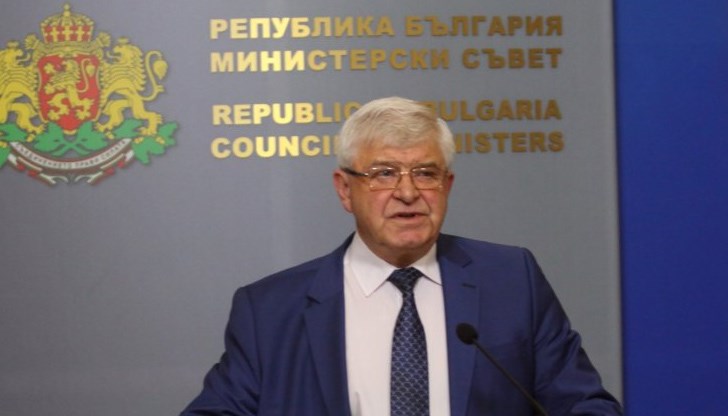 Кирил Ананиев уточни, че повишаването няма да доведе до съкращения