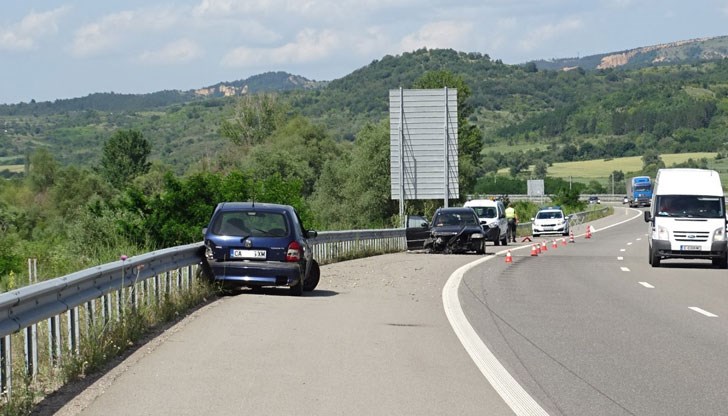 2-годишно дете и майка му са откарани до болницата със случаен превоз