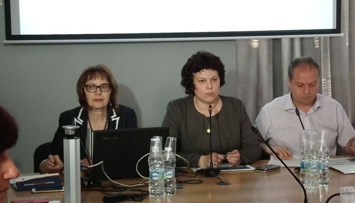 Намалява броят на зрелостните, които се справят с резюме на текст, коментират от МОН Намалява броят на зрелостните, които се справят с резюме на текст, коментират от МОН