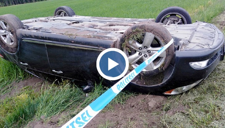 Колата се пързаля близо 8 секунди, след което се обръща по таван